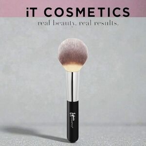 IT Cosmetics Powder Brush-Makeup Brush-#8-NIB $50 Retail